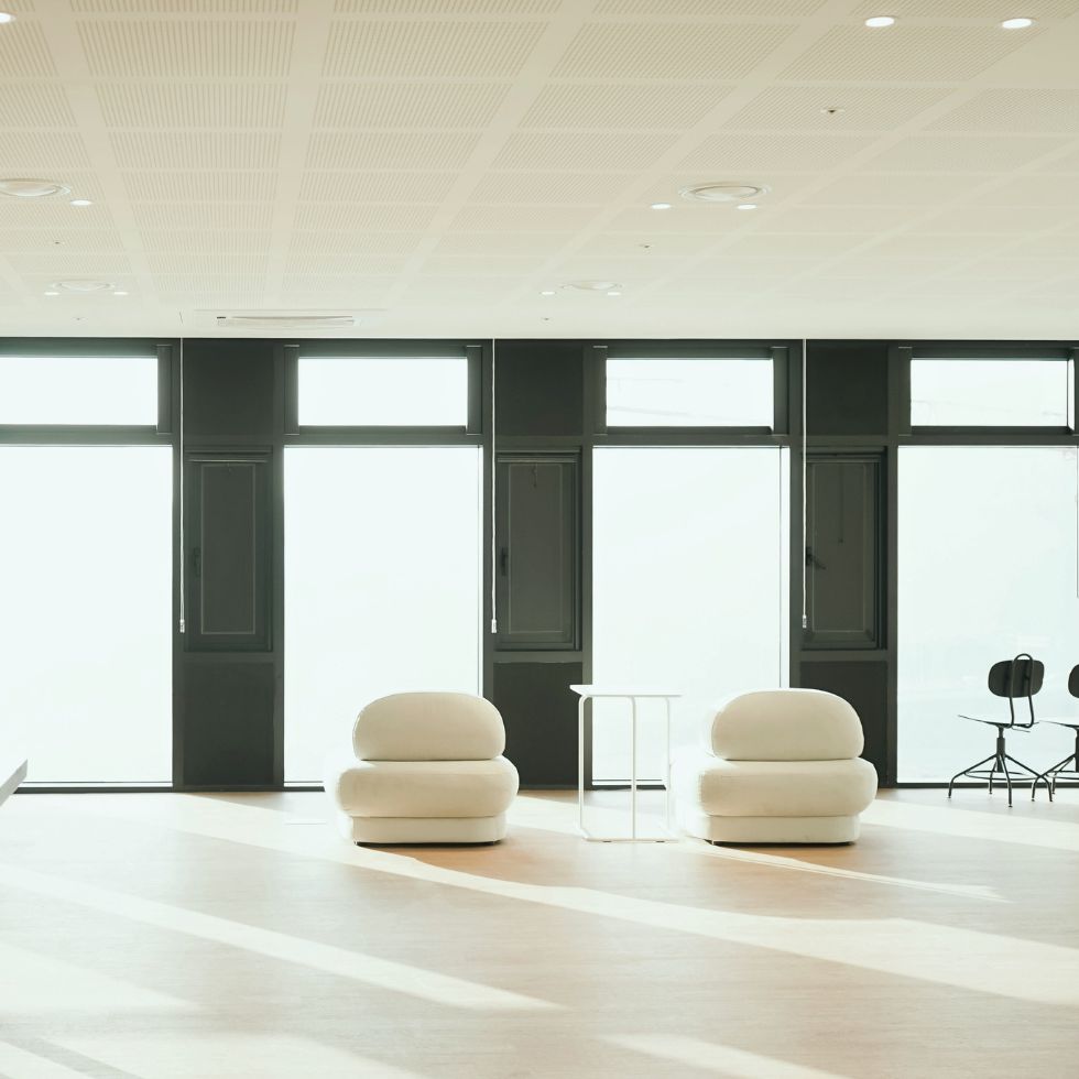 Leere Flure als Symbol für innere Verunsicherung